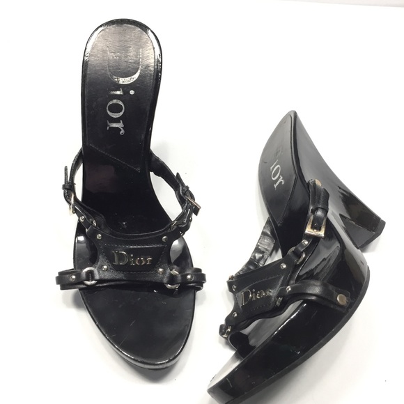 black block wedge heels